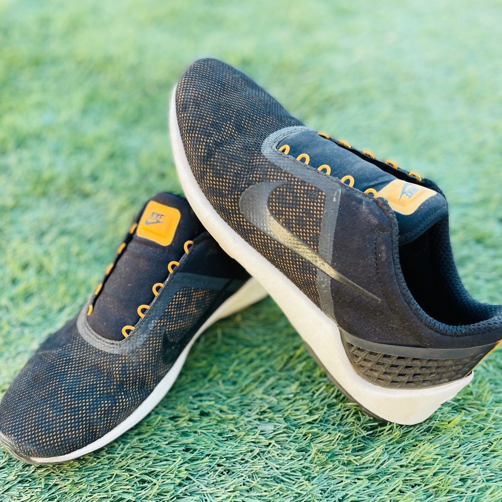🎄Nike Lunarestoa 2 Premium QS runners (pre-owned)